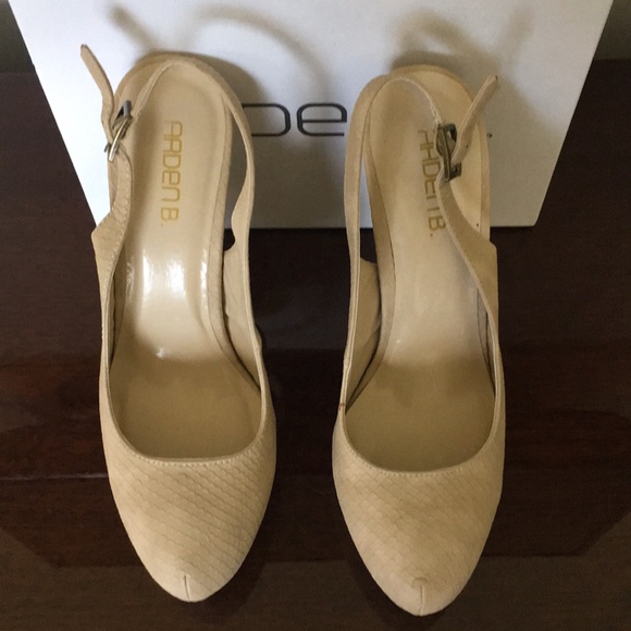 NWT Arden B Nude Heels - Picture 4 of 7